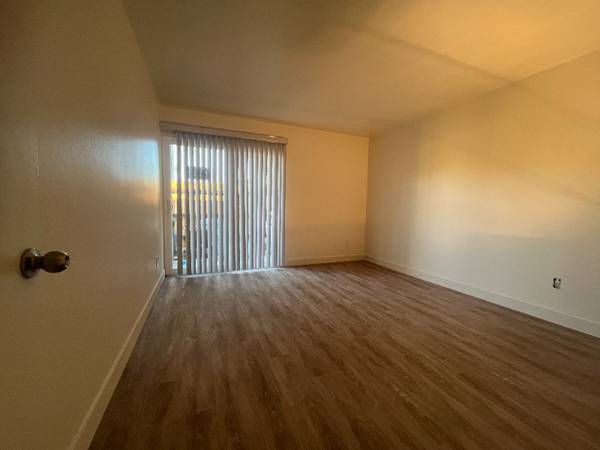 $2995.00 / 1br - 744ft2 - Newly Renovated Encinitas Condo63998455682306123