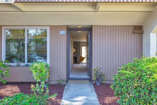 $4,700 / 4br - 1141 Verdemar Dr - 4 bedroom | 2.5 bathroom | Townhouse (alameda)63880014274561120