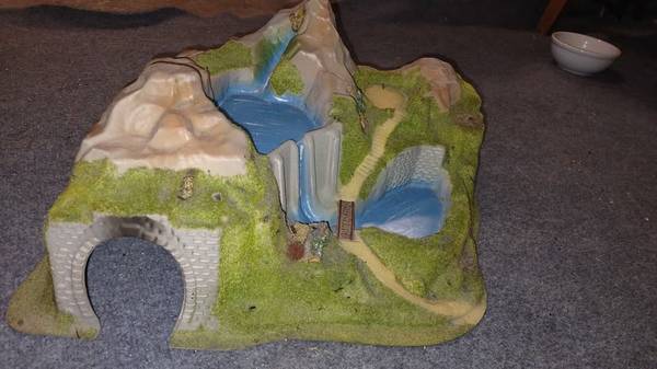 Vintage Model Railroad mountain tunnel - HO Scale 1