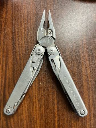 Leathermans Knife 1