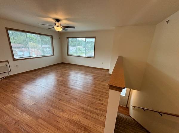 $995 / 2br - 925ft2 - 💥 BEAUTIFUL 2BR/1BA Upper Apartment – Built in 2019 – Cat Friendly 💥 (Chippewa Falls)63845958466563122