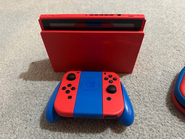 Nintendo Switch Mario Red Edition 1