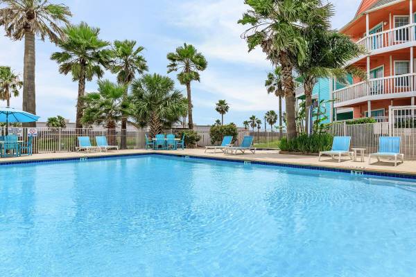 $1,674 / 2br - 1180ft2 - Top Floor Luxury Living With A Gulf and Canal View (Galveston, Texas)63812507227395120