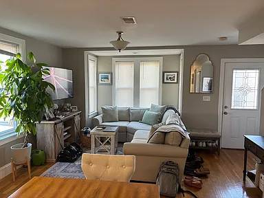 $3,400 / 3br - 1050ft2 - Adams Village! 3 bedroom bi-level apartment with 1 full and one half63828406937985121