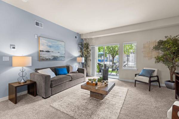 $1,546 / 2br - 1051ft2 - Special: $500 off of move-in costs! Great location, Pet friendly :)63662908546819120