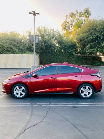 2017 Chevy Volt - Muy limpio - Propietario particular - $10,800 (Whittier)63615926628099123