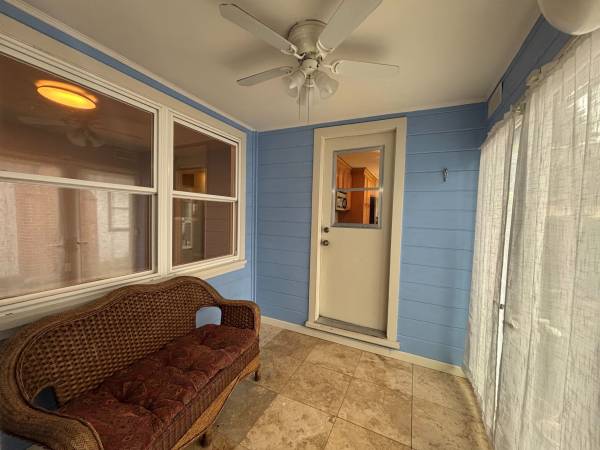 $4,228 / 4br - 1991ft2 - Stylish 4-Bedroom Home in Oakland Hills – Near Parks, Schools, and Sho (oakland hills / mills)63667995310851124