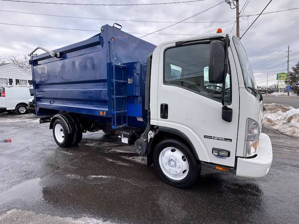 2019 Isuzu NPR 12ft - Photo 7