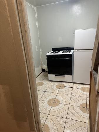 $1,699 / 1hab - 700ft2 - 100 de descuento habitación grande west oakalmd (oakland oeste)64030484487169123