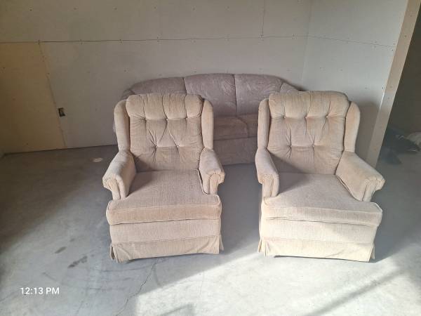 2 Tan swivel Rockers 1