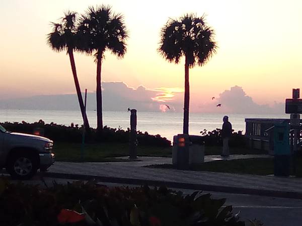 $549 / 1br - 450ft2 - MUDARSE HOY $549/SEMANA TOTALMENTE AMUEBLADO Y EN LA PLAYA (Deerfield Beach)63825138712961124