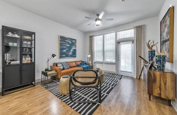 $1,400 / 1br - 699ft2 - MODERN 1/1 WITH W/D, POOL, GYM, PARKING, ETC..( ONLY $100 DEPOSIT ) (DEEP ELLUM)64305652660097122
