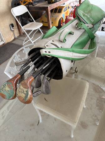 Spalding Golf Clubs and Bag 1