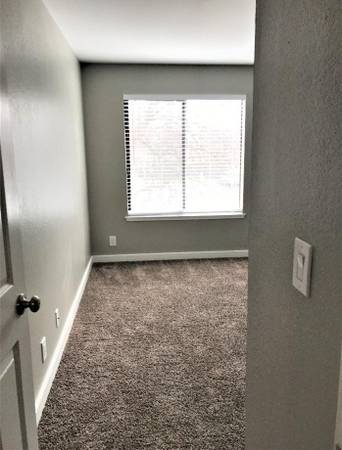 $1,426 / 1hab - 697ft2 - Techos abovedados, listo para cable, chimenea de gas, techos abovedados (Lake Harbor)63981532801795124