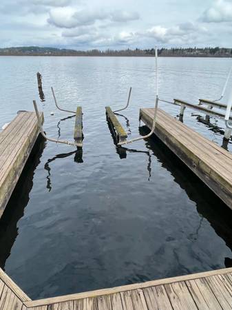 $650,000 / 1br - 700ft2 - Waterfront condo with deeded Boatslip,West Lake Sammamish (MS Main Campus)63611886570883122
