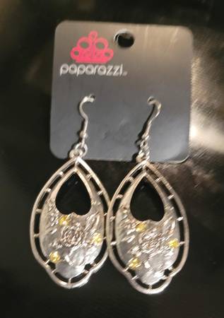 Decorated Detail Yellow Stones Silver Tone Earrings 1