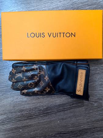 Louis Vuitton x Supreme Baseball Gloves 1