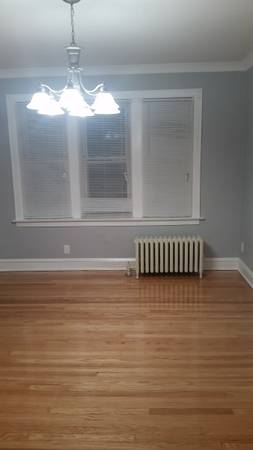 $1,300 / 1br - Spacious Floorplan! Smaller Intimate building! (Northwest Side)63899124236802123