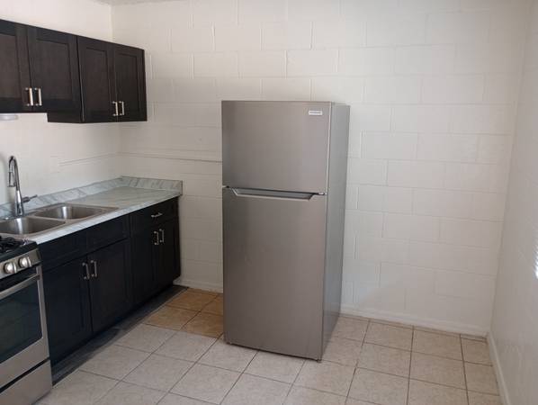 $995 / 3br - 875ft2 - 401-11 N D Street (Eloy)63623922694657122