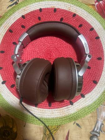 Over Ear Headphones 1