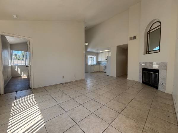 $5,390 / 3br - 1100ft2 - $5390 3br/2bth, 2 car garage, walk to PB and all the restaurants! (San Diego)63933115423747121