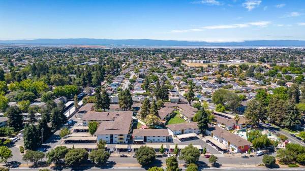 $2,827 / 2br - 1008ft2 - Pool, Clubhouse, Range, Playground (fremont / union city / newark)63672010941441123