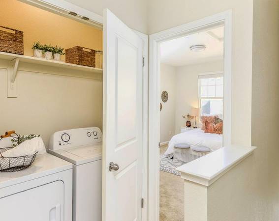 $3,595 / 3br - Resident & Payment Portal | Attached Two-Car Garage, Dual Pane Window (Petaluma)63845955851393123