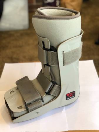 A+ Breg Ortho Genesis Walker Boot Mid-Calf Air Trauma Post-Op Medium B 1