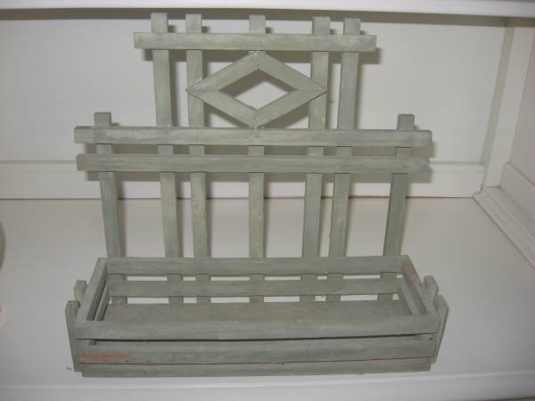 VINTAGE GRAY-GREEN WOODEN RACK-CAN HOLD 4 SMALL FLOWER POTS 1