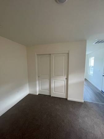 $1,000 / 1br - Studio (Tulare)63809864574849122