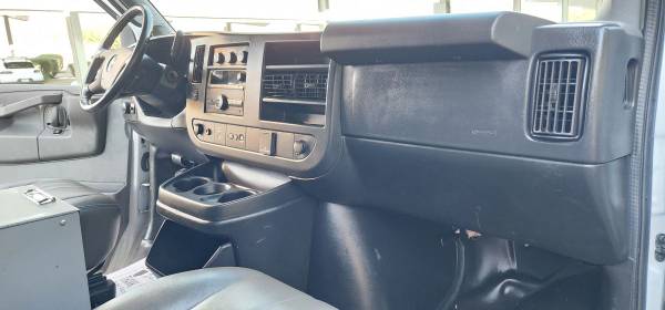2020 Chevrolet Express 2500 - Photo 15