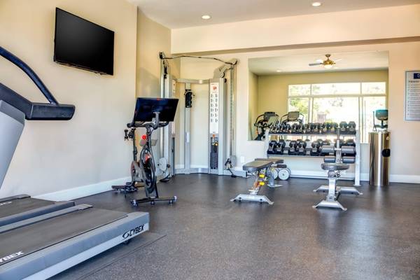 $2,515 / 500ft2 - Centro de Fitness, Barra de Desayuno Completo, Vistas Laterales (belmont)63658045597187123