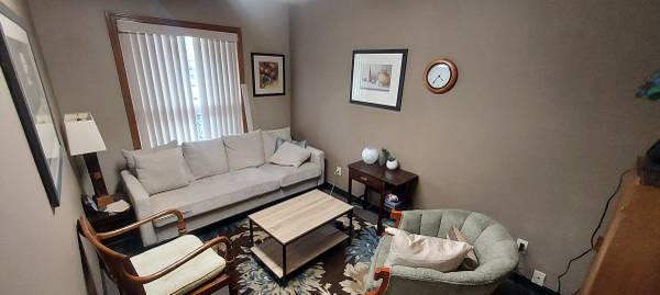 $150 / 100ft2 - Therapy / Counseling office space flexible sublet (Gresham)63820883063043120