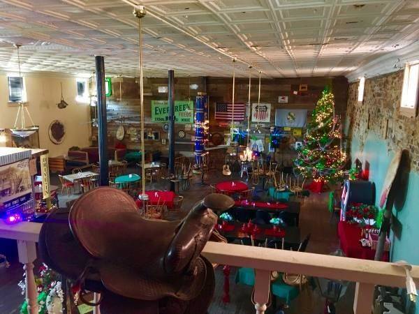 $129,000 / 16000ft2 - 16,000 SF Retail Building Okemah, OK Resturant/BAR ($8/SF) FOR SALE (Okemah)64179403974275122