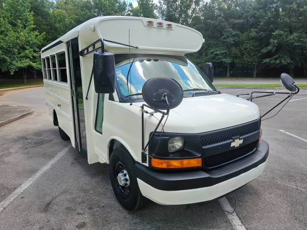 2004 CHEVROLET EXPRESS G3500 BLUE BIRD AUTOBÚS PARA 14 PASAJEROS, 1 DUEÑO - $13.900 (MURFREESBORO)63470754075521123