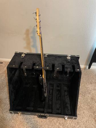 Road Runner 6-Guitar Stand Case Black Tolex 1