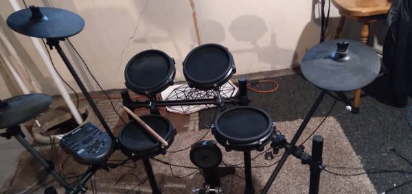 ELECTRONIC DRUMSET 1