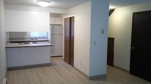 $1,348 / 2br - 986ft2 - CASA ADOSADA, MUY LIMPIA, ESPACIOSA, UBICACIÓN CÉNTRICA. (SW Portland)63870109326209124
