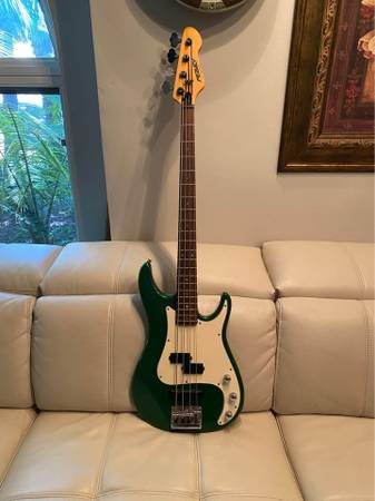 Peavey Forum Plus Bass 1