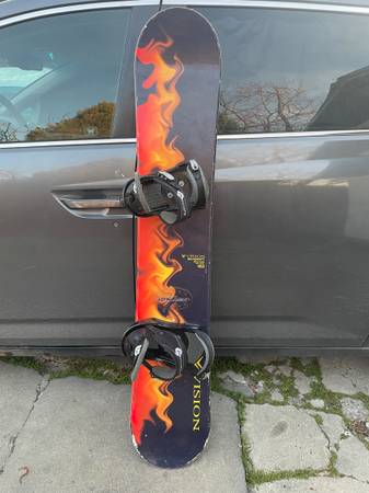 Vision Backdraft Snowboard with Burton Bindings 163 CM 1