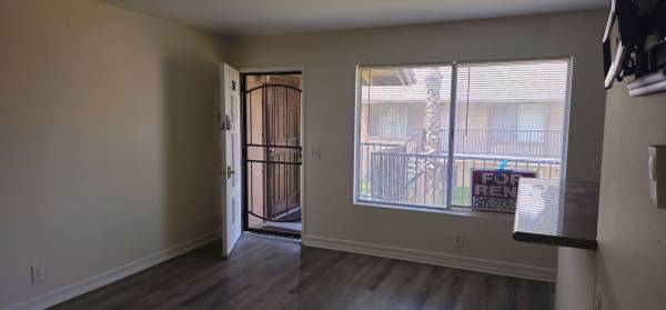 $2,000 / 1br - Condominium for RENT in the North Side of Oxnard!!! (Oxnard)63800305053953124