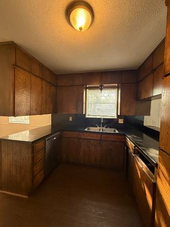 $1850.00 / 4br - 1350ft2 - Casa familiar espaciosa de 4 habitaciones/2 baños en Fort Worth - $2000 - Disponible63867601649409122