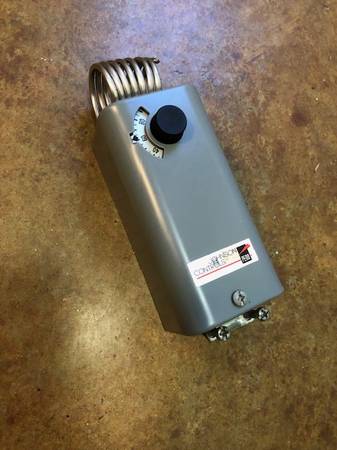 Johnson Controls cooling controller 1