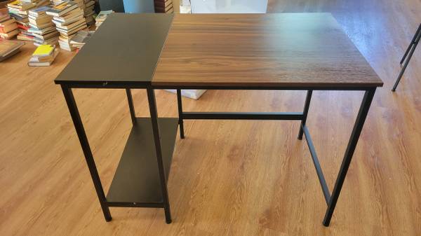 Minimalist computer desk 1