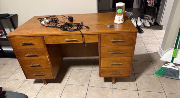 Desk 1