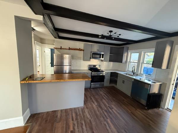 $2500.00 / 4br - 1690ft2 - 29 Rush St 2nd floor64017048608769123