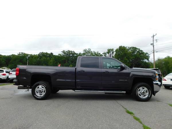 2015 Chevrolet Silverado 2500HD - Photo 2