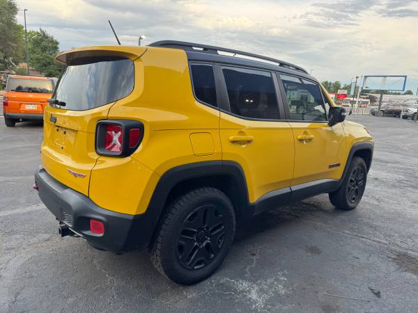 2017 JEEP RENEGADE TRAILHAWK AWD 132,000 MILLAS!!! ¡EN OFERTA!!! - $7.995 (4651 S BROADWAY, ENGLEWOOD, CO 80113)63492813632387123