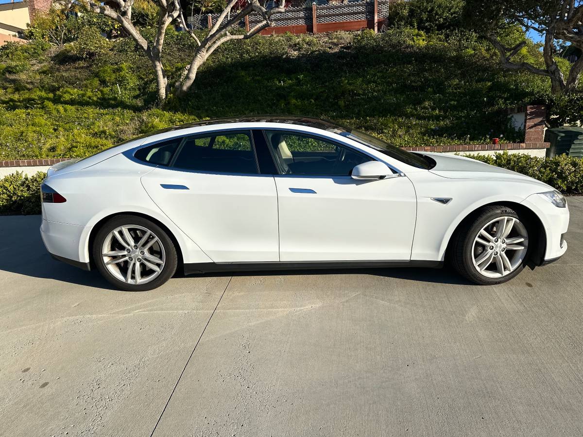 2015 Tesla S 70D 62,654 miles Transferable FREE Supercharging (SC01)