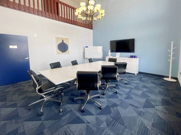 🌟 Client‑Ready Meeting Room – Professional Setting 🌟 1